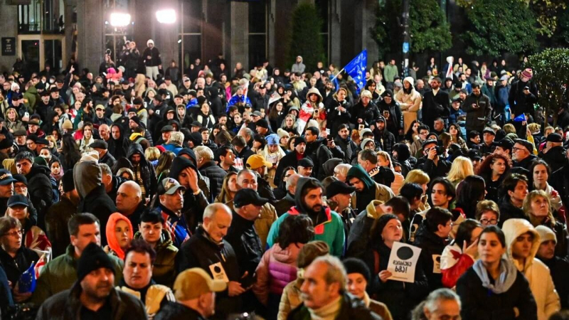 Протестующие в Тбилиси заняли часть центра города