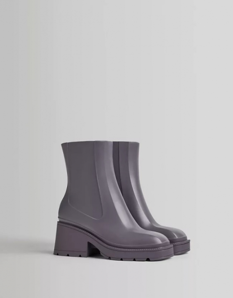 Не калоши: 10 вариантов модной резиновой обуви для&nbsp;дождливой погоды